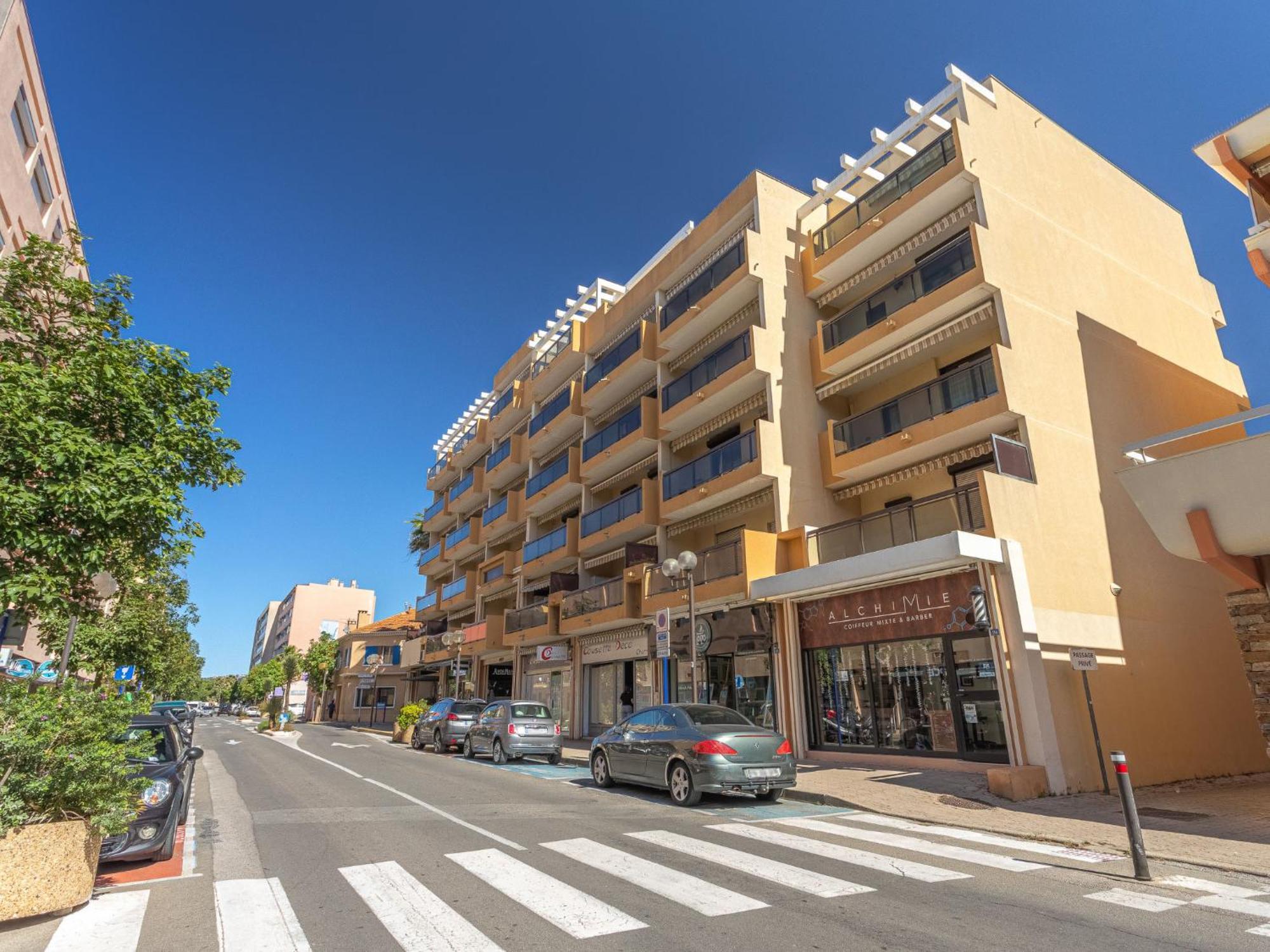 Apartment Saint James-13 By Interhome Le Lavandou Exterior foto
